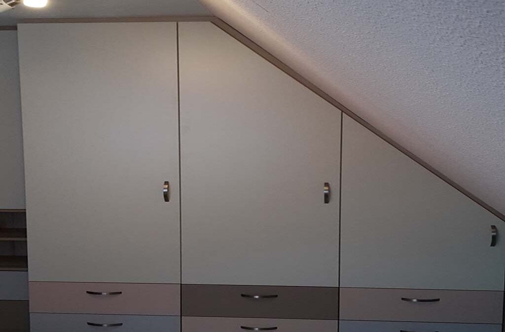 Einbauschrank für Kinder-Jugendzimmer, Dekore in verschiedenen Farben