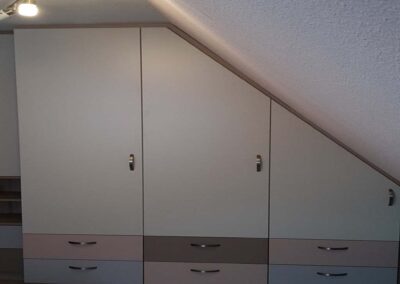 Einbauschrank für Kinder-Jugendzimmer, Dekore in verschiedenen Farben